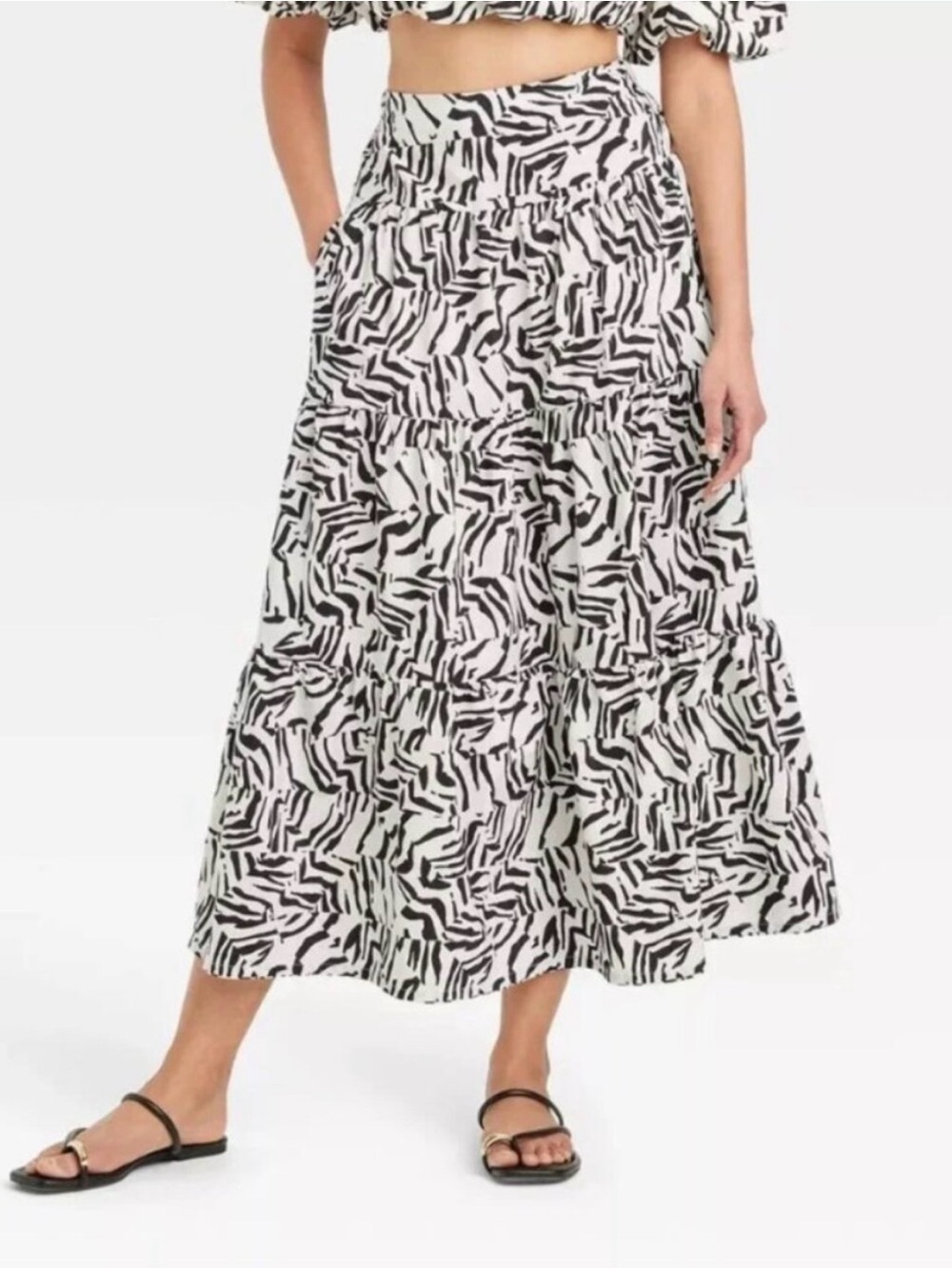 A new day Black and Off white Abstract print Tiered Midi Skirt Medium